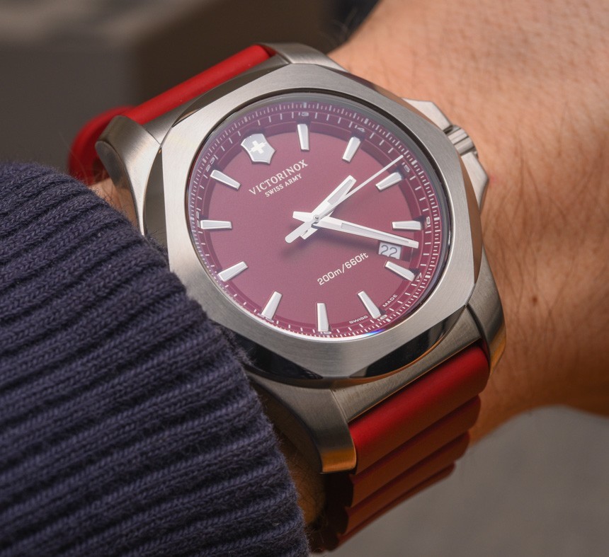 Victorinox-Swiss-Army-INOX-Watches-2015-aBlogtoWatch-9